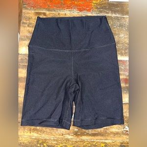 *BOGO!* Black ribbed bike shorts 🍑